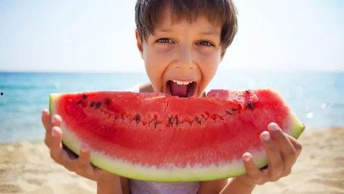 总是做吃瓜的人,见证时代变迁的旁观者